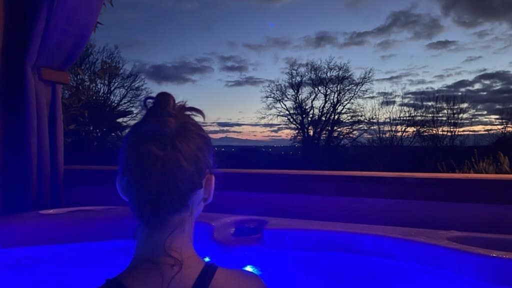 Fichous Riumayou hébergement insolite chalet jacuzzi