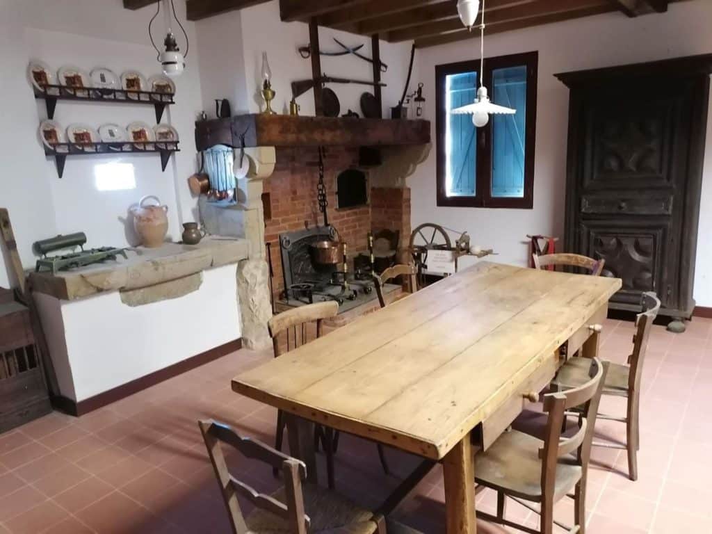 Garlin musée outils patrimoine tourisme Madiran