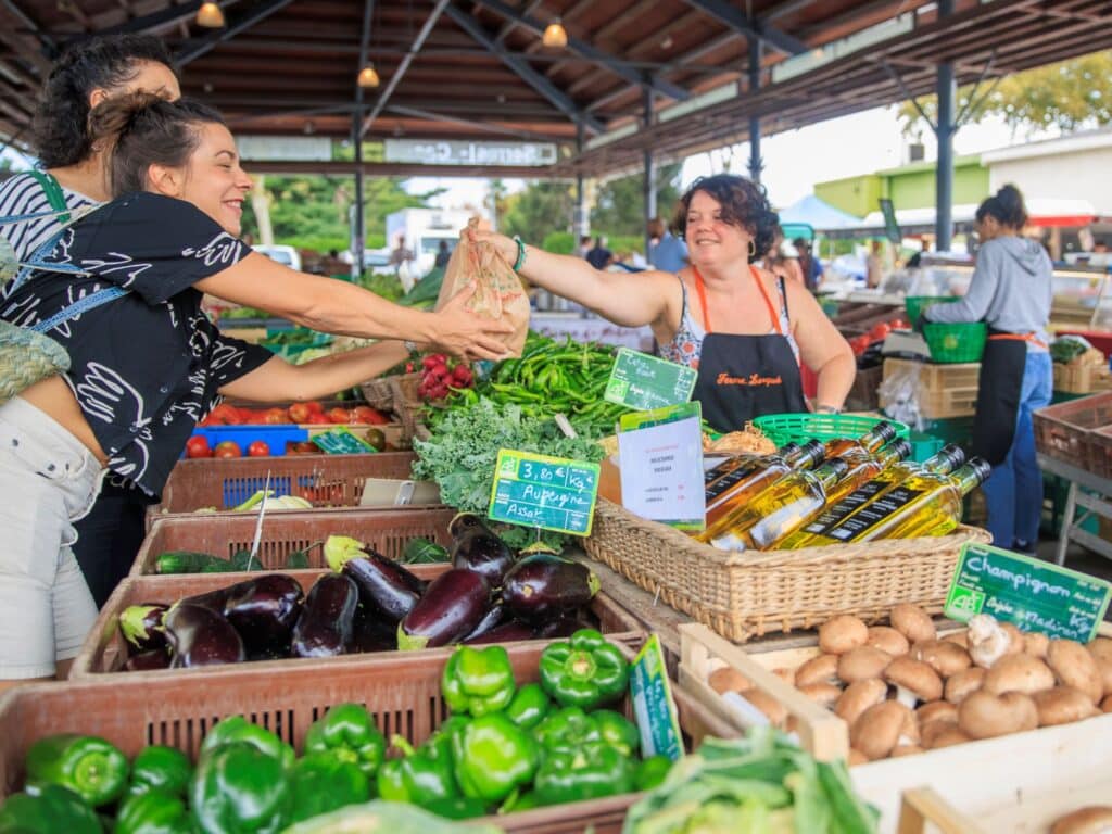Serres-Castet marchés locaux gastronomie tourisme Madiran