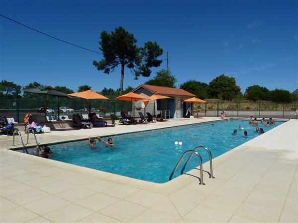Arroses piscine @Tourisme & loisirs Coteaux Béarn Madiran (2)