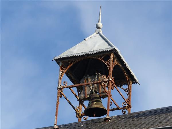 Morlaas--cloche-mairie-2
