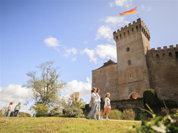 Morlanne château gaston febus Tourisme Béarn Madiran © Courte Échelle 2025 - M29A5383