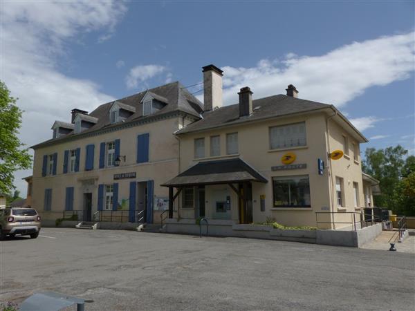 Morlaàs syndicat du Tourisme façade avec rampe d'accès sur le côté