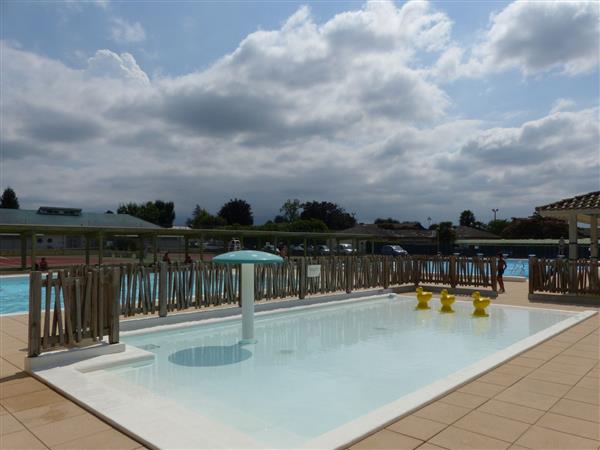 Pontacq piscine pateaugoire