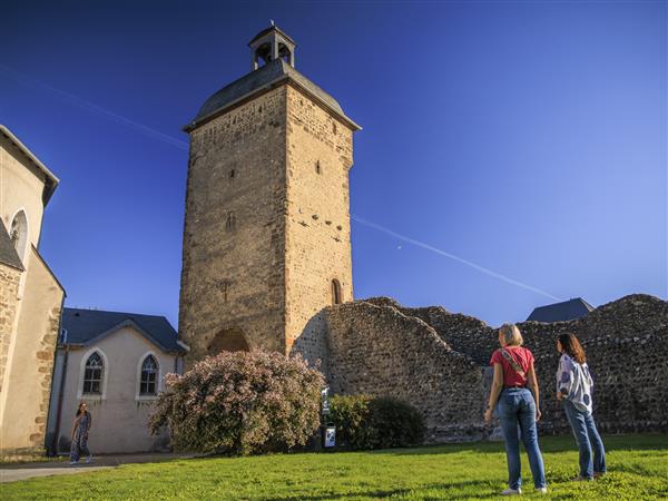 Pontacq tour remparts 