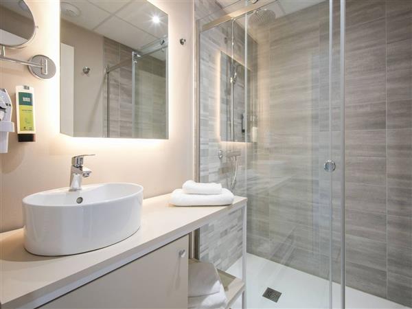 Morlaàs hotel restaurant l'Amandier salle de bain