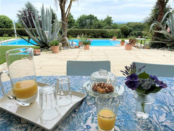 chambre-d-hotes-buros-les-beaux-sommets-pau-pays-bearn--ref--G4210631