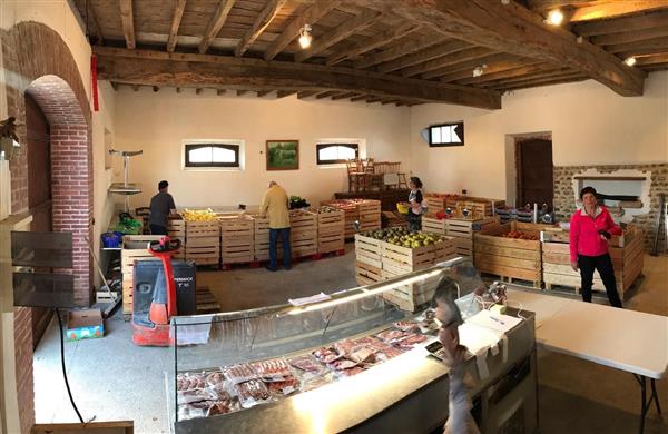 Escoubès ferme pretouporc tourisme Nord Béarn