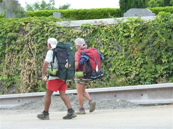randonneurs Saint-Jacques de Compostelle Voie d'Arles Anoye crédit SMT Nord Béarn 2